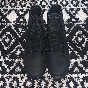 Dr. Martens Sheridan